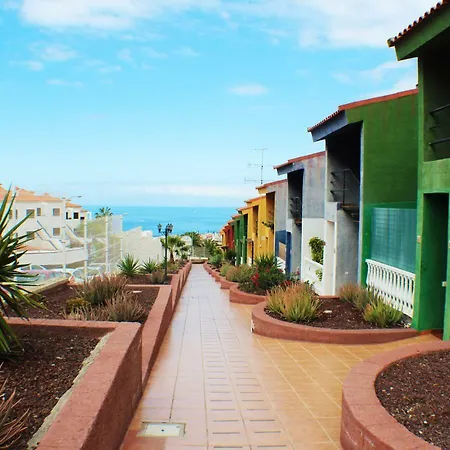 Sunny Terraced House Apartman