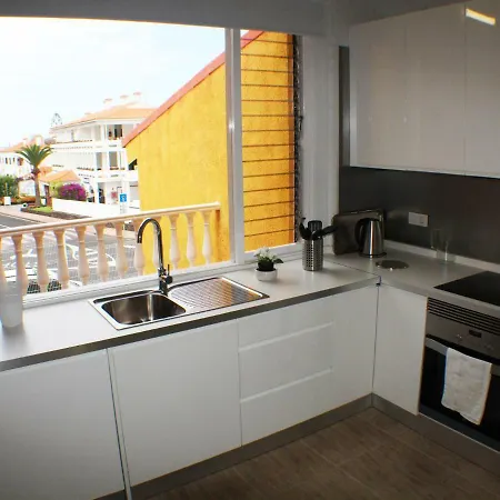 Apartman Sunny Terraced House *